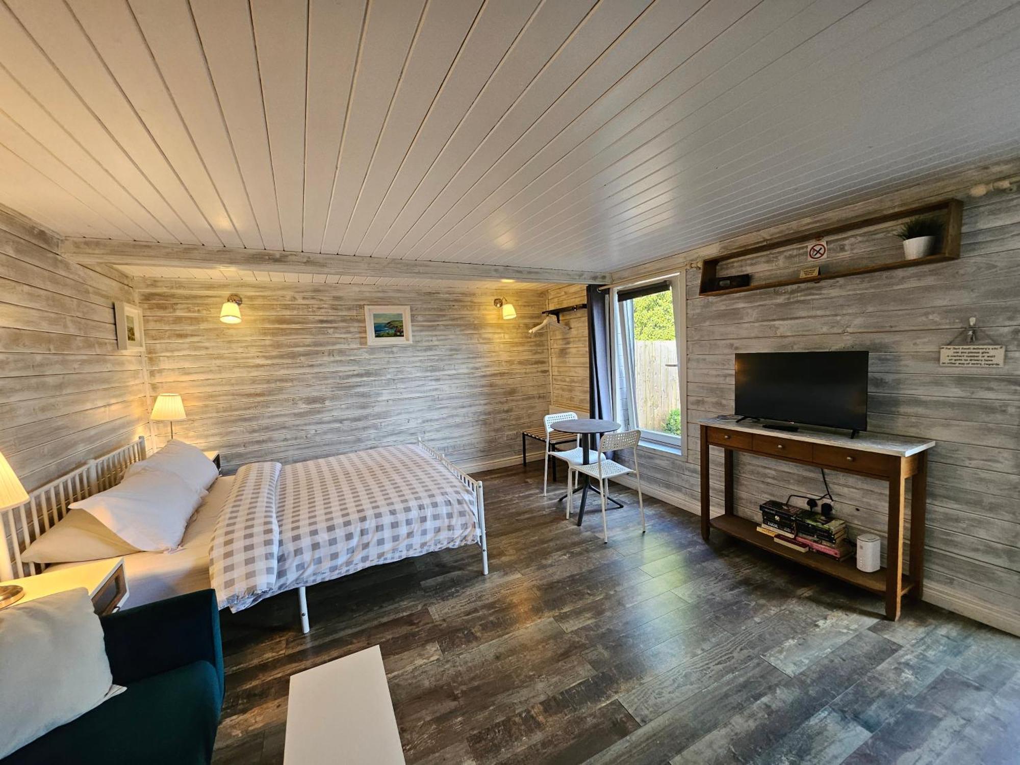 Loughview Chalet Whitehouse  Exteriér fotografie